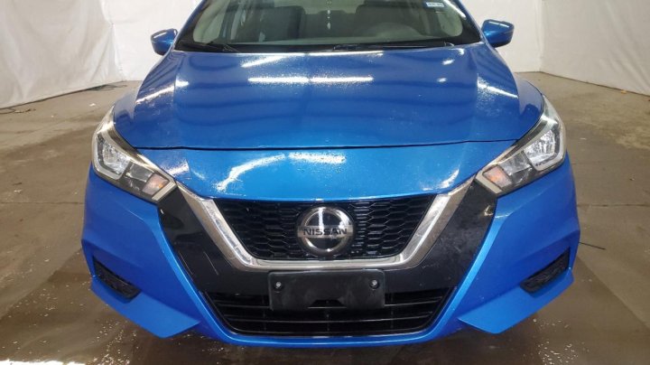 Nissan Versa SV 2020