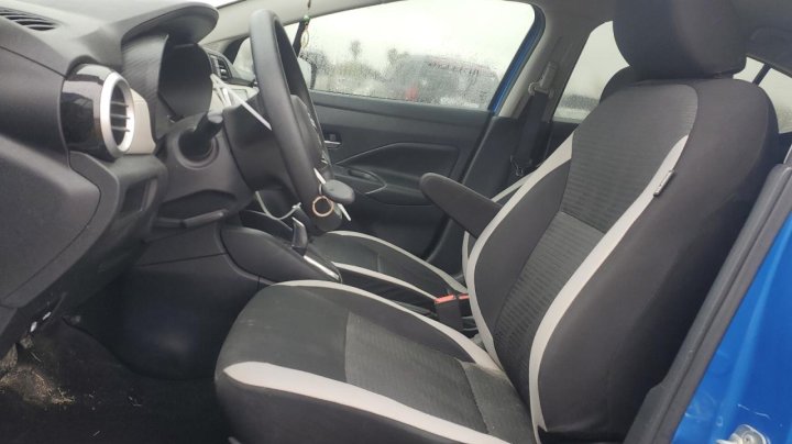 Nissan Versa SV 2020