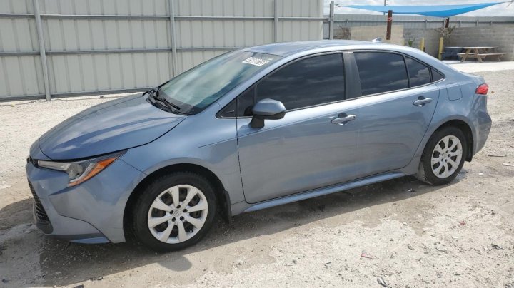 Toyota Corolla LE 2021