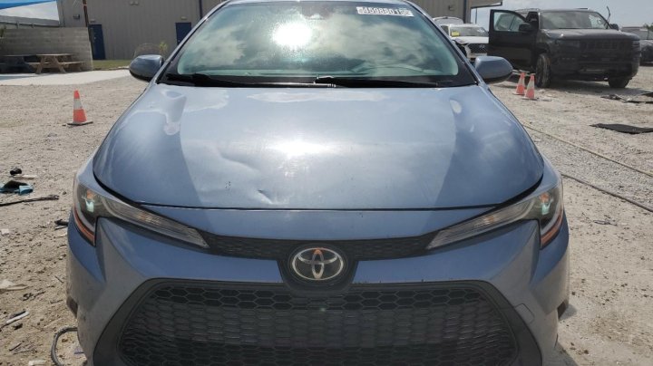 Toyota Corolla LE 2021