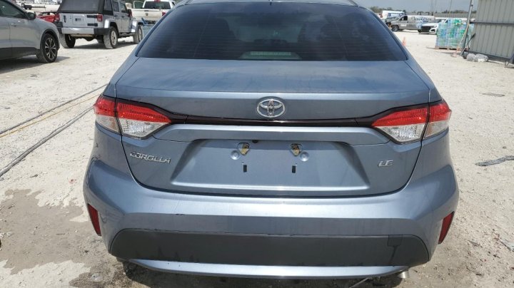 Toyota Corolla LE 2021