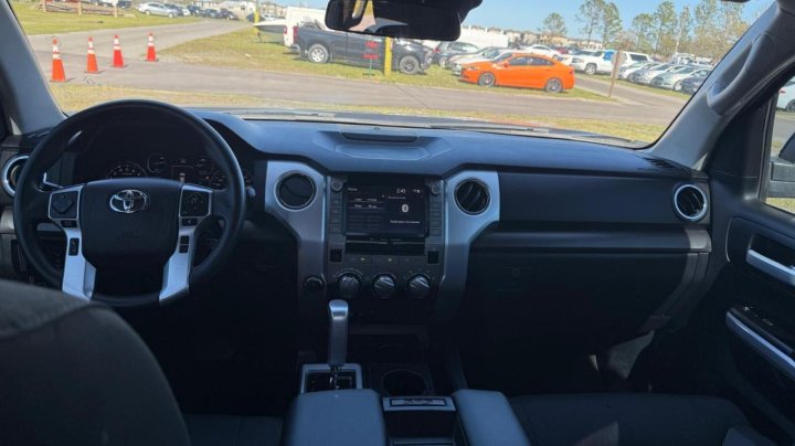 Toyota TUNDRA DOUBLE CAB SR 2020