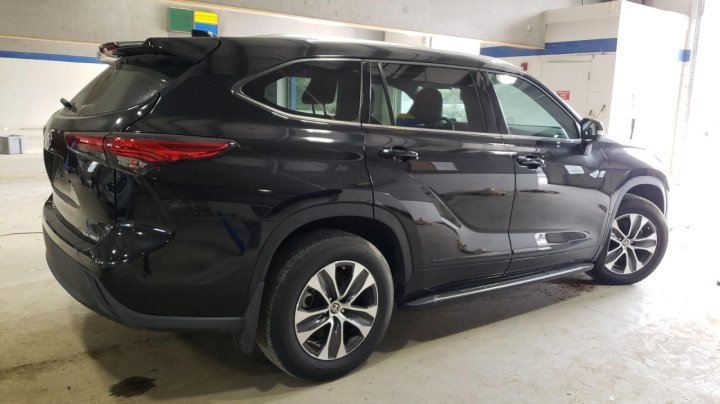 Toyota Highlander XLE 2021