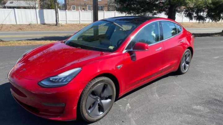 Tesla Model 3  2018