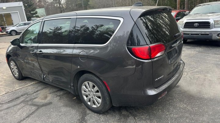CHRYSLER VOYAGER L 2021