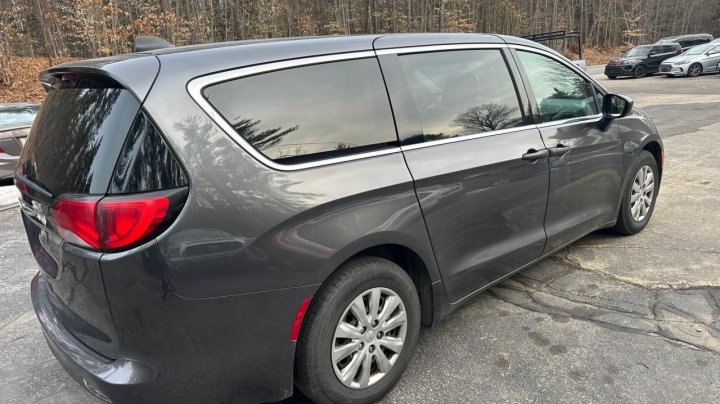 CHRYSLER VOYAGER L 2021