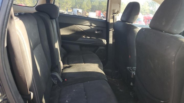Mitsubishi Outlander SE 2016