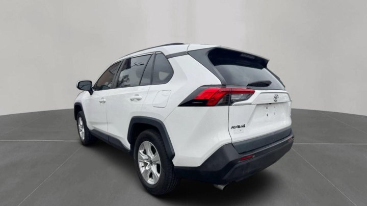 Toyota RAV4 XLE 2021