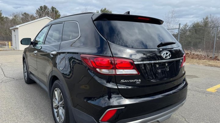 Hyundai Santa Fe SE 2019