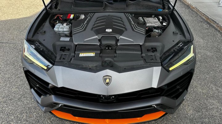 Lamborghini Urus  2019