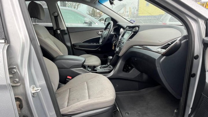 Hyundai Santa Fe SE 2018