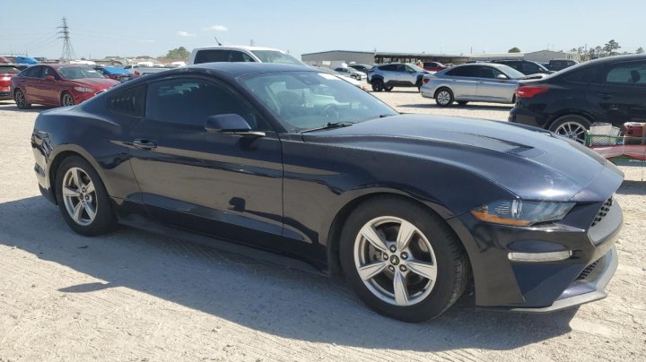 Ford MUSTANG  2021