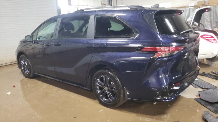 Toyota SIENNA XSE 2025
