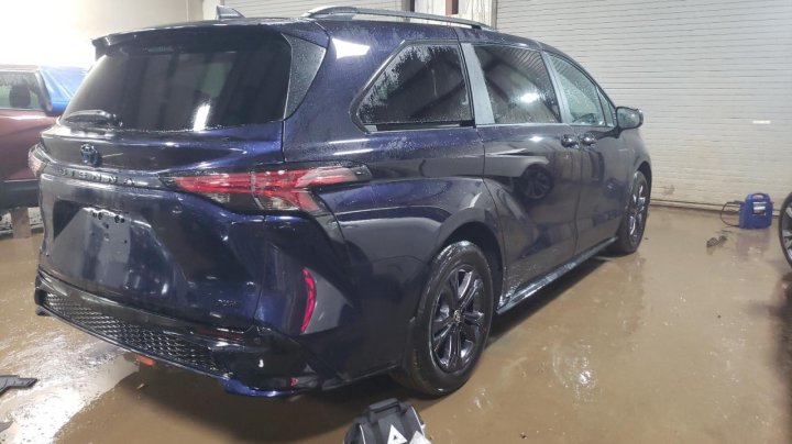 Toyota SIENNA XSE 2025