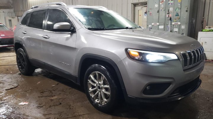JEEP Cherokee LATITUDE 2019