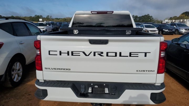 Chevrolet Silverado C1500 CUSTOM 2022