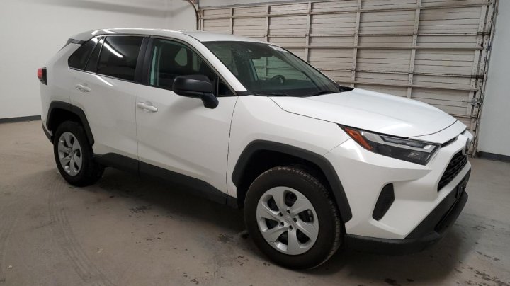 Toyota RAV4 LE 2024