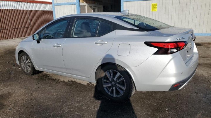Nissan Versa SV 2021