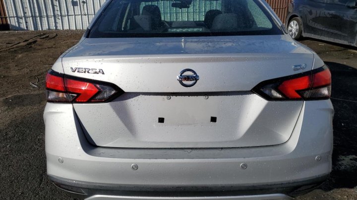 Nissan Versa SV 2021
