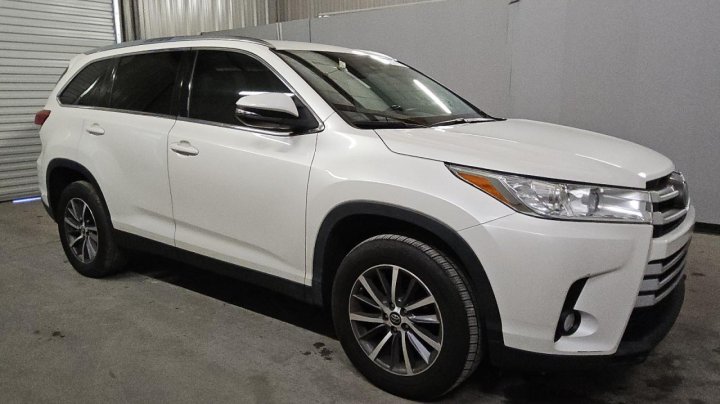 Toyota Highlander SE 2019
