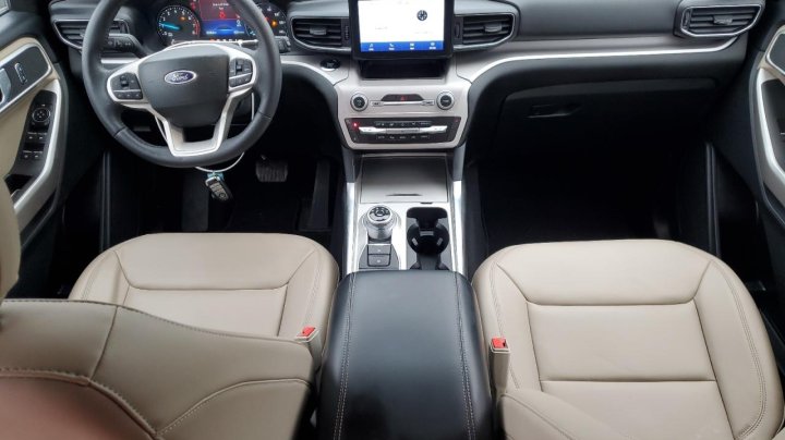 Ford Explorer XLT 2023