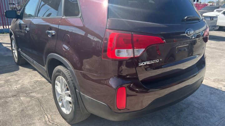 KIA Sorento LX 2015