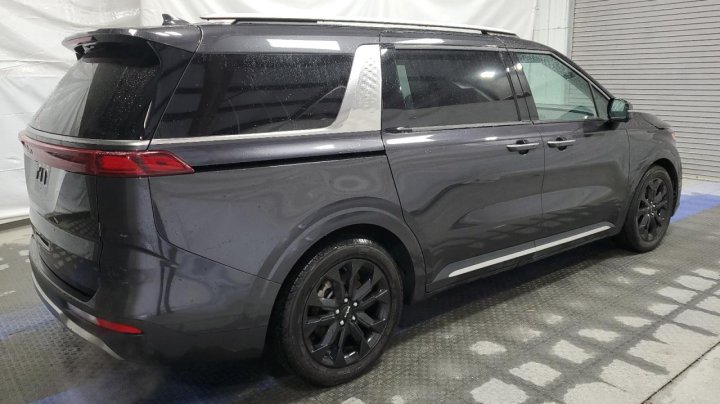 KIA CARNIVAL  2024