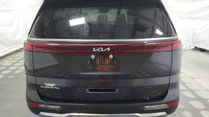 KIA CARNIVAL  2024
