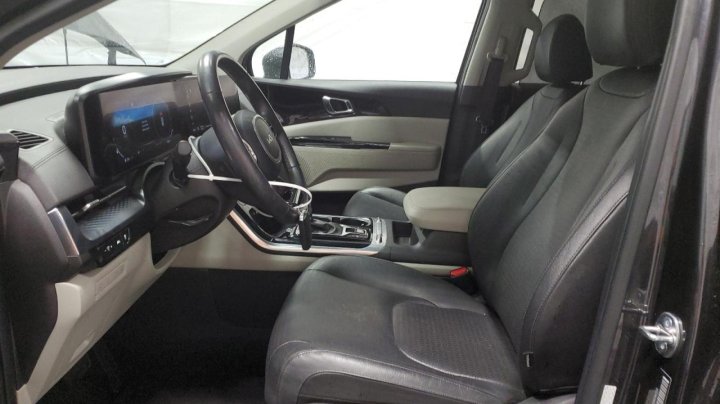 KIA CARNIVAL  2024