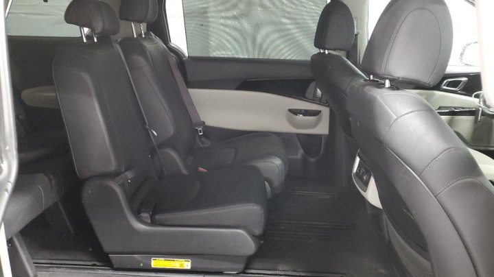 KIA CARNIVAL  2024