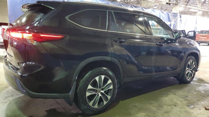 Toyota Highlander XLE 2021