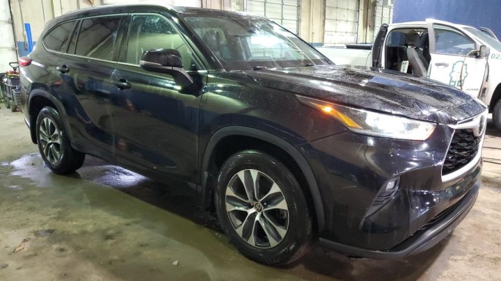 Toyota Highlander XLE 2021