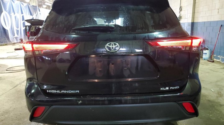 Toyota Highlander XLE 2021