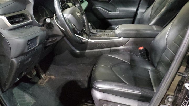Toyota Highlander XLE 2021