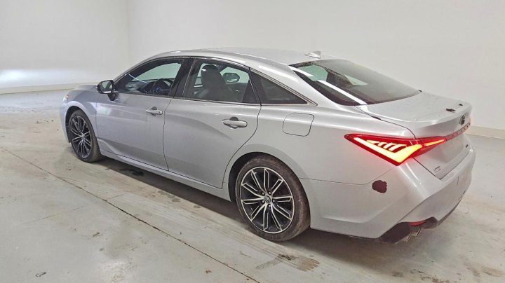 Toyota Avalon  2019