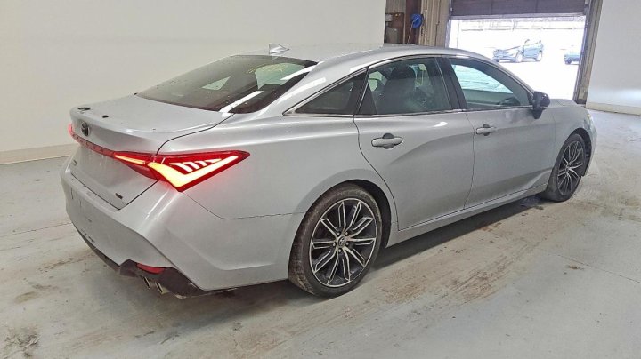 Toyota Avalon  2019