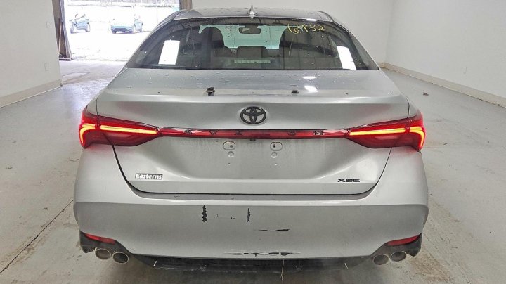 Toyota Avalon  2019