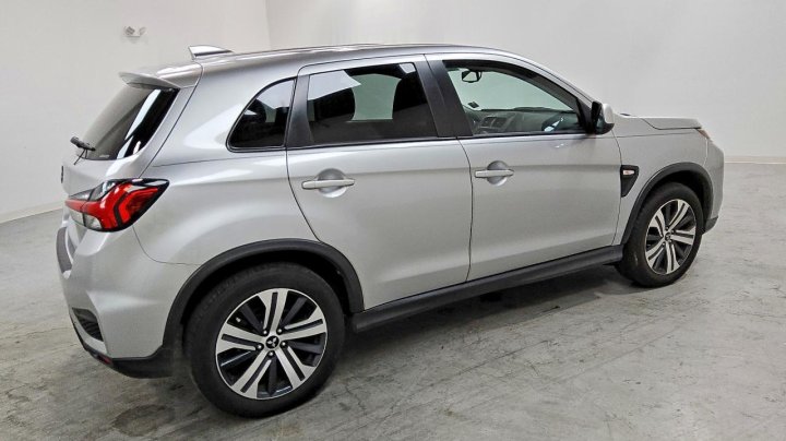 Mitsubishi Outlander  2024