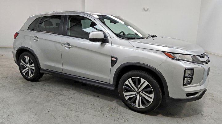 Mitsubishi Outlander  2024