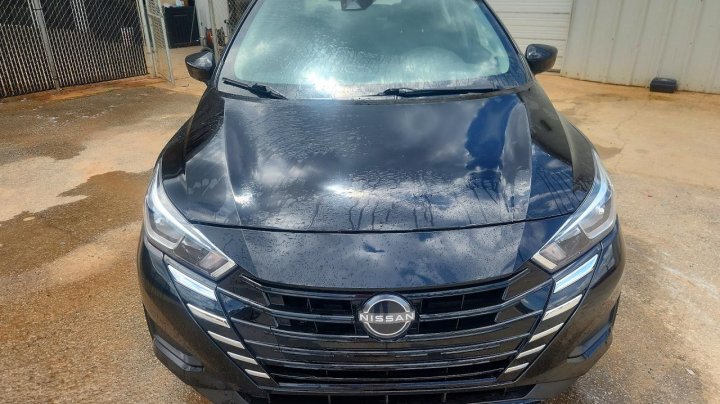 Nissan Versa  2023