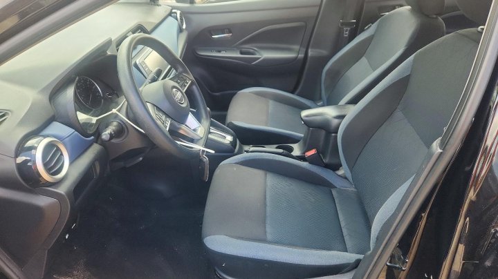 Nissan Versa  2023