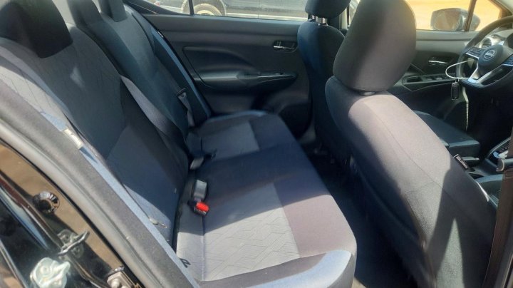 Nissan Versa  2023