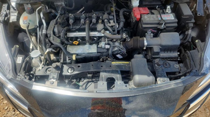 Nissan Versa  2023