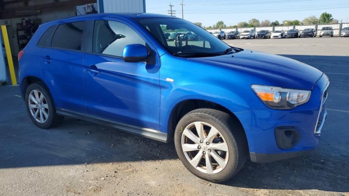 Mitsubishi Outlander  2015