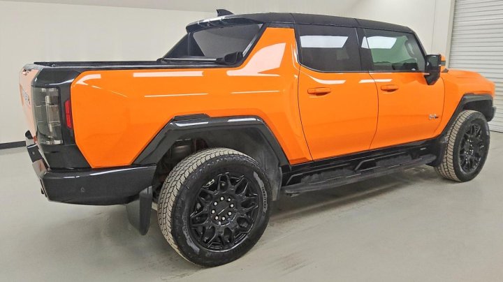 GMC HUMMER  2024