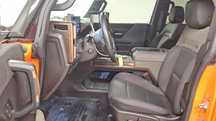 GMC HUMMER  2024