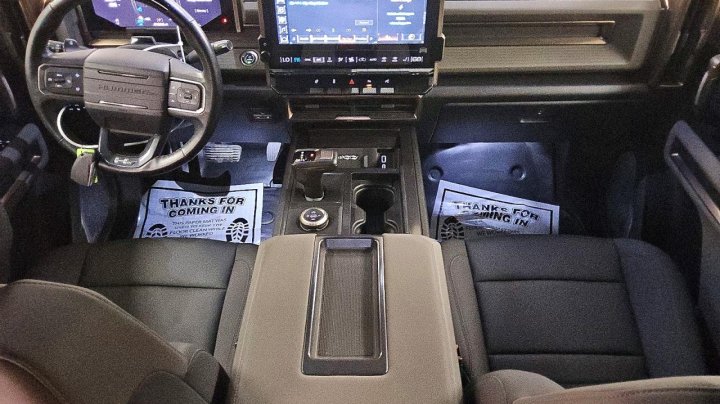 GMC HUMMER  2024