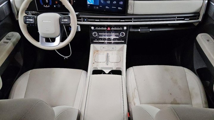 Hyundai SANTA  2025