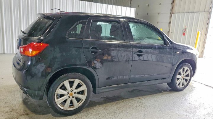 Mitsubishi Outlander  2015