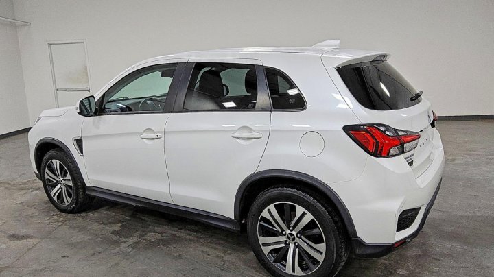 Mitsubishi Outlander  2021